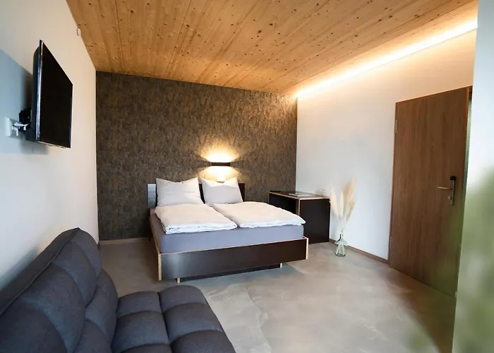 Motel Q